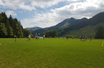 Terrain de football / Fussballfeld